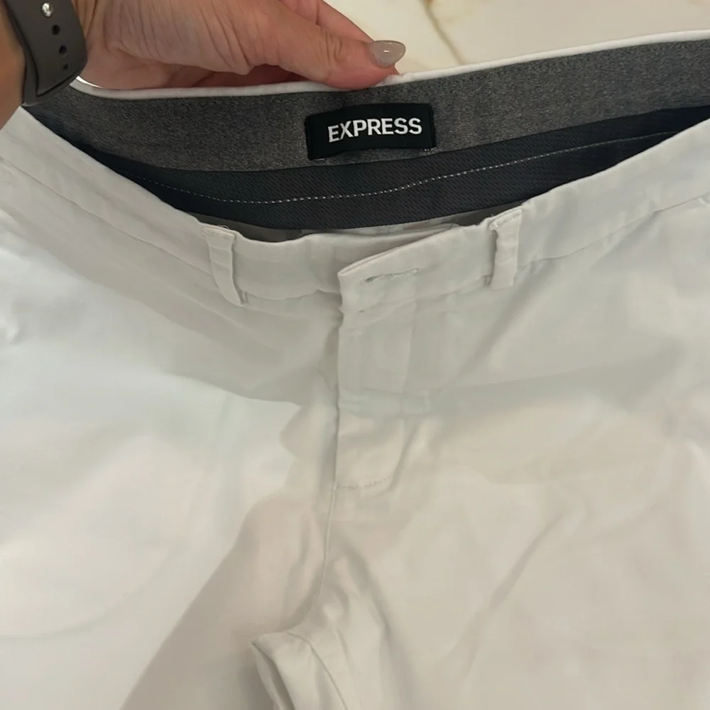 Express color white